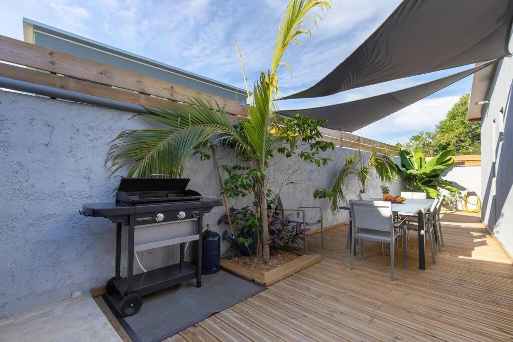 Villa Benjoin St-Pierre Piscine Chauffee Et Mer Saint Pierre Exterior foto